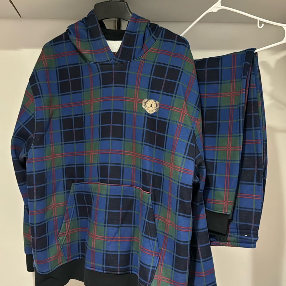 Air Jordan Holiday Christmas Sweatsuit XXL